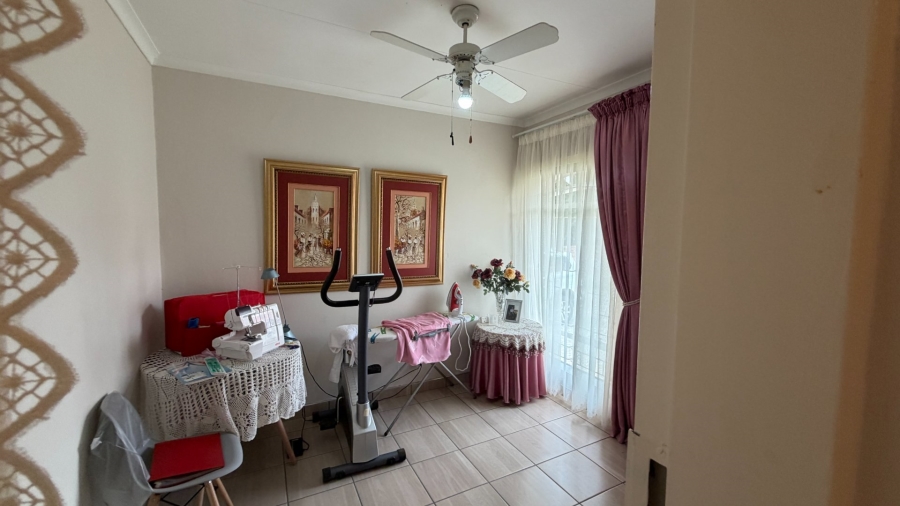 2 Bedroom Property for Sale in Miederpark North West